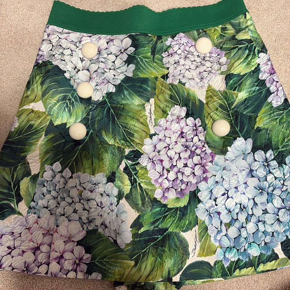 Dolce & Gabbana Green Floral Circle Skirt with Cream Buttons - Picture 5 of 6